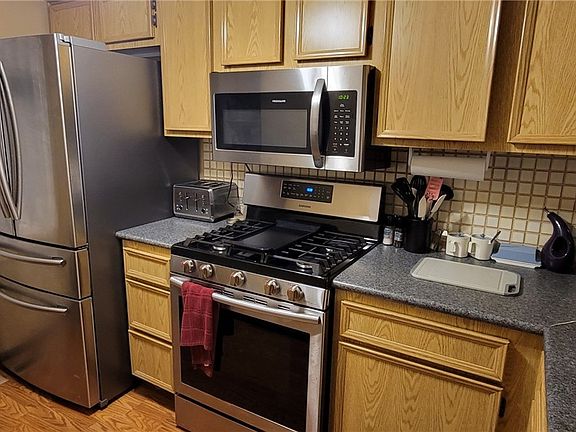 3rd image of 119 Cambria Hill Dr