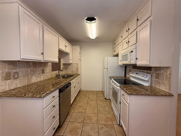 845 Augusta Dr #74 — Photo 4