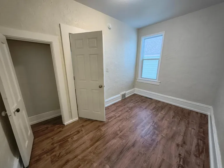 1114 Cumming Ave — Photo 6