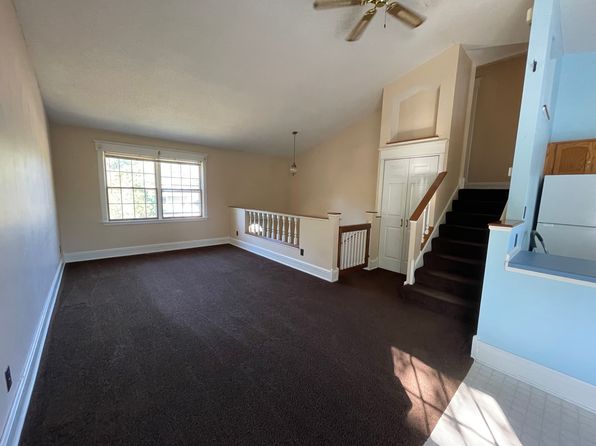 1006 Colonial Dr