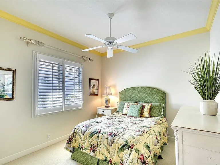 3rd bedroom room - queen