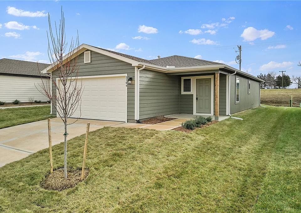 1st image of 2164 Woodfield Dr