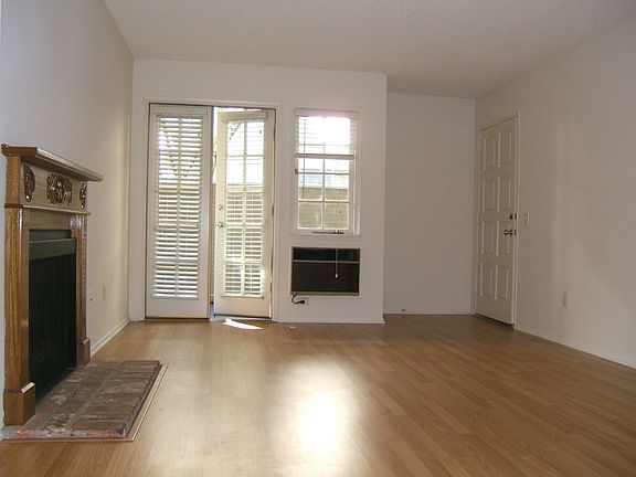 3rd image of 3636 Watseka Ave APT 106