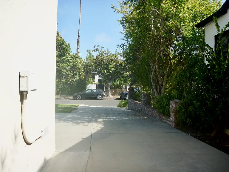845 Flower Ave — Photo 58