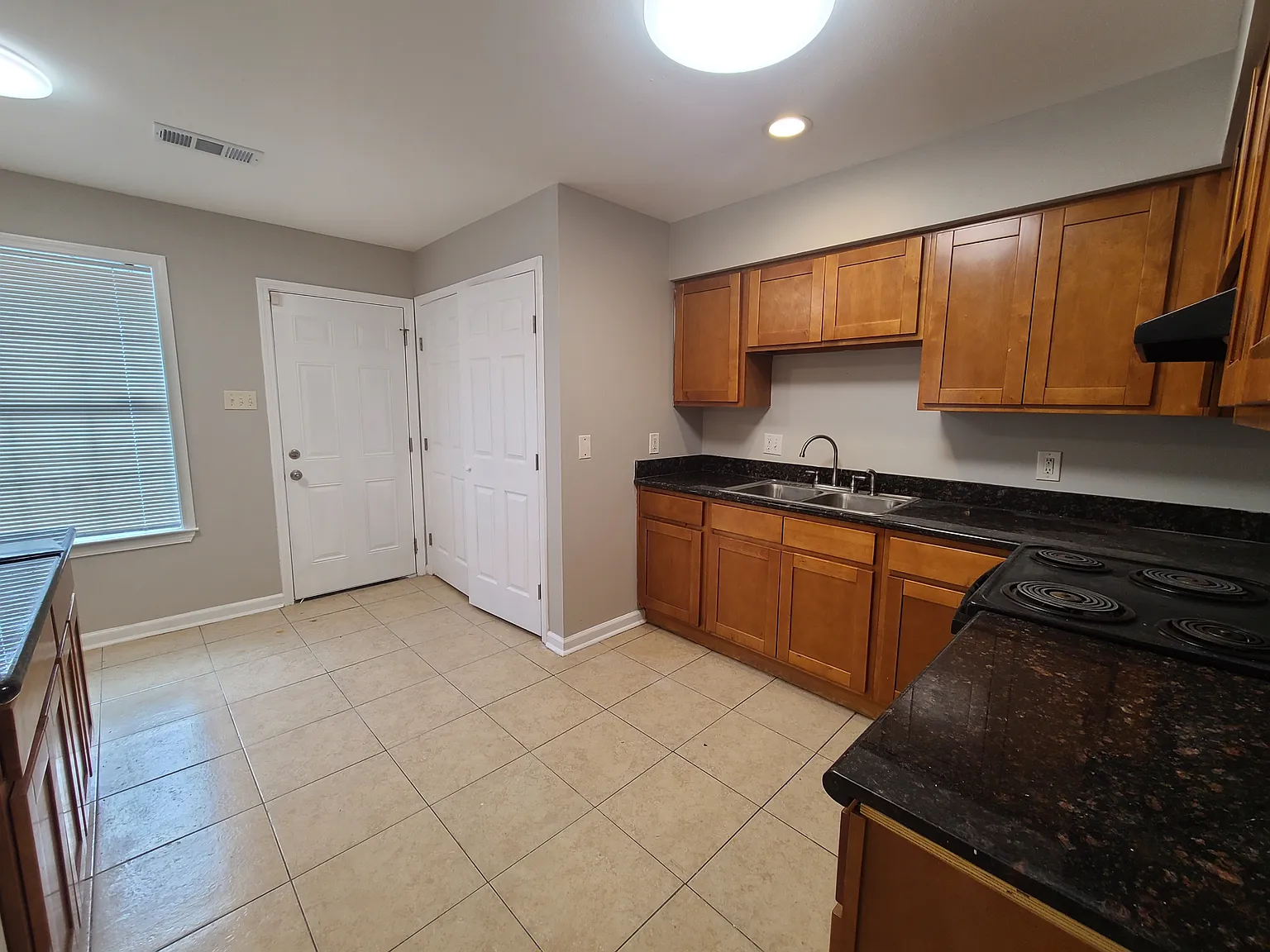3820 Juno Drive - 3820 — Photo 2
