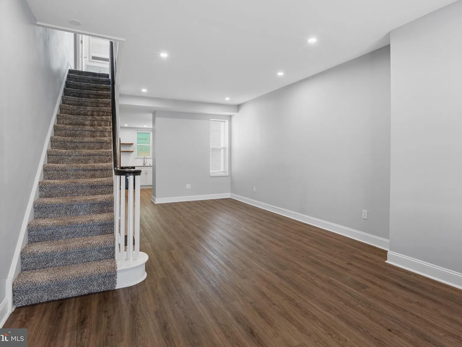 2 bed, 1.5 bath, 1000 sqft, $1,825 — Photo 3