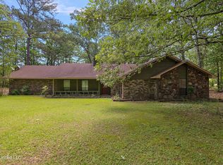 406 Springwood Cir, Terry, MS 39170
