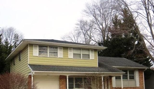 1st image of 958 Alexandria Dr