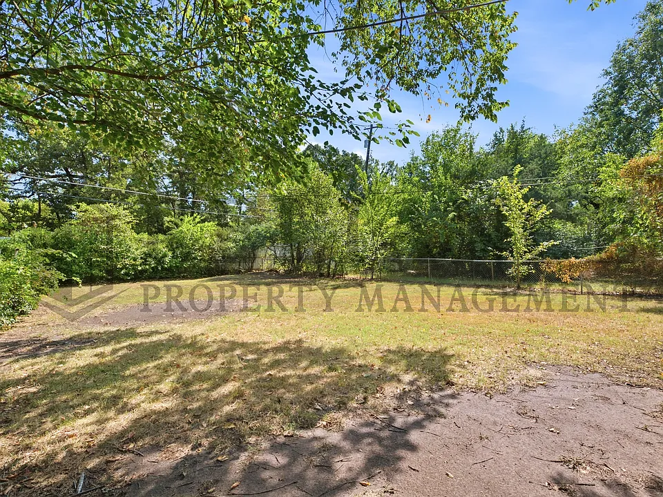 1752 N Old Manor Rd