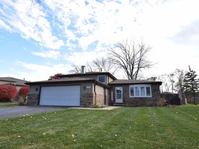 1919 Moore Ave, St Charles, IL, 60174