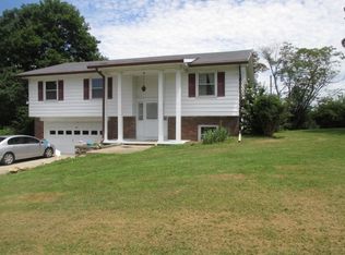 106 E Hillcrest Dr, Salem, IN 47167