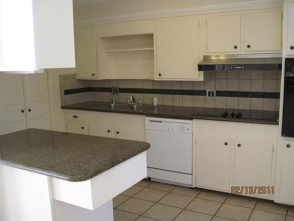 4th image of 1825 Wexford Dr