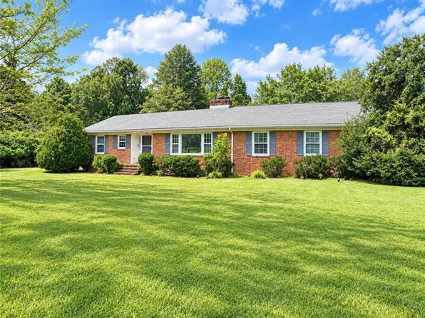 5209 Ventura Dr, Greensboro, NC 27406