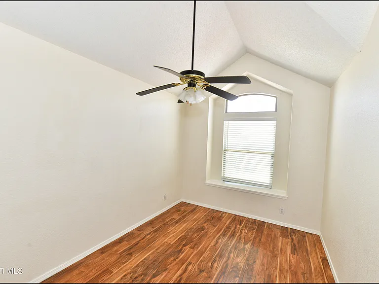12121 Tower Hill Dr — Photo 29