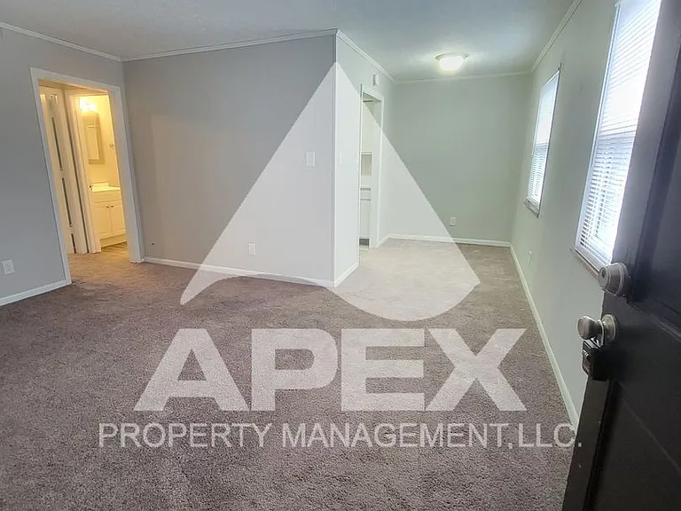 Fairhill Apartments — Photo 3
