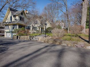 75 Pollard Rd, Mountain Lakes, NJ 07046