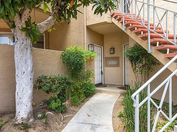 4th image of 23947 Del Monte Dr Unit 11