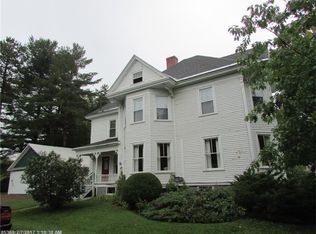 30 Highland Ave, Houlton, ME 04730