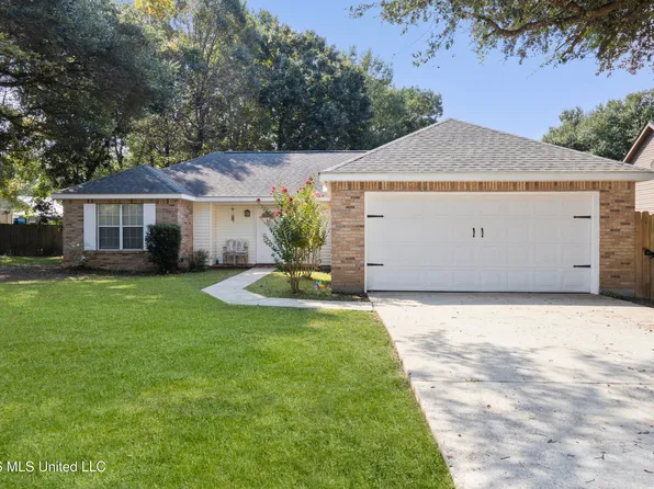 6324 Anela Dr, Diamondhead, MS 39525