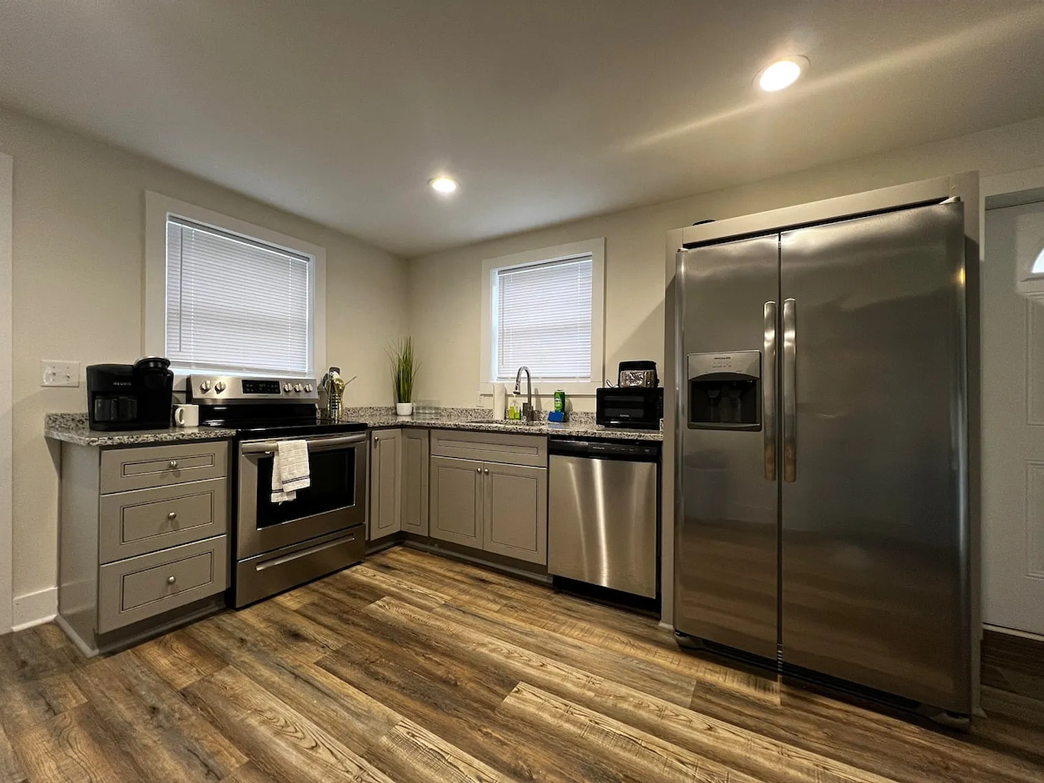 2 bed, 2.0 bath, $2,798 — Photo 2