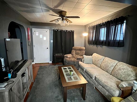 4th image of 2744 Avenue B