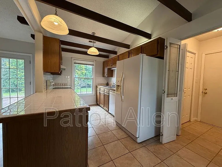 105 Scottlynn Ct — Photo 4