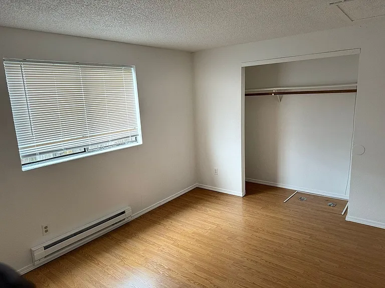 2429 NE Saratoga St — Photo 16