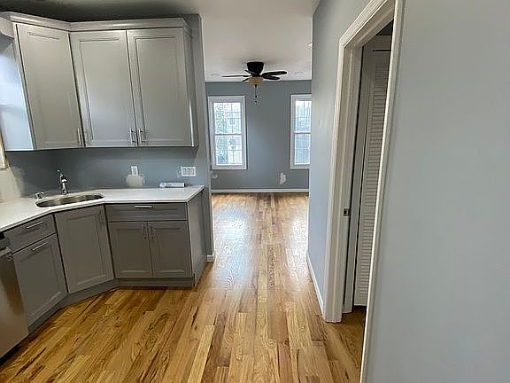 4th image of 70 Prospect St