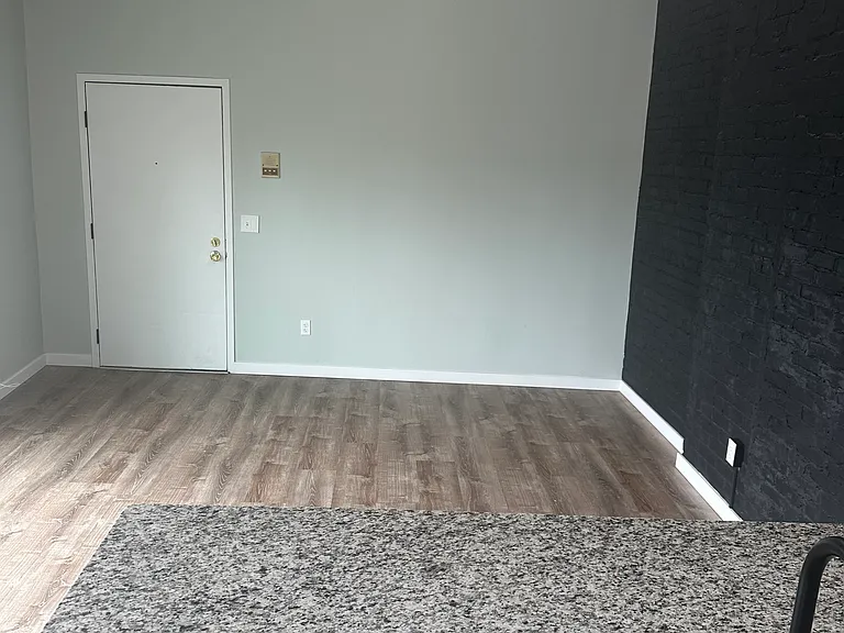 2219 Kenton St #A — Photo 16