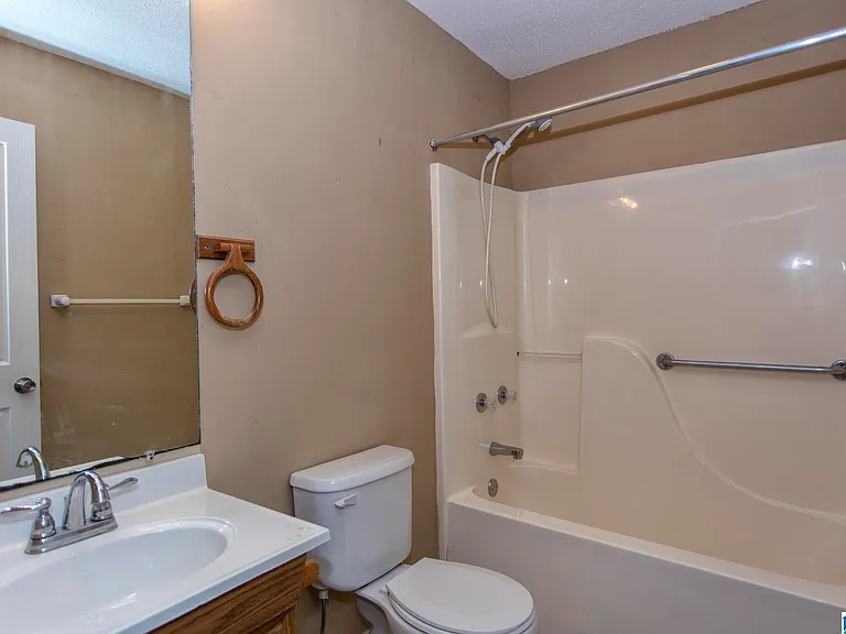 1612 Glenwood St NW — Photo 9