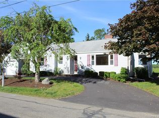 15 Ridgewood Rd, Niantic, CT 06357
