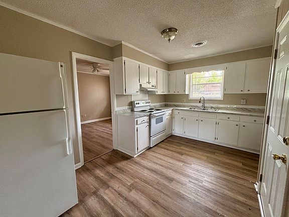 4th image of 336 Deerwood Ct