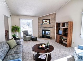 13417 N Fenton Rd, Fenton, MI 48430