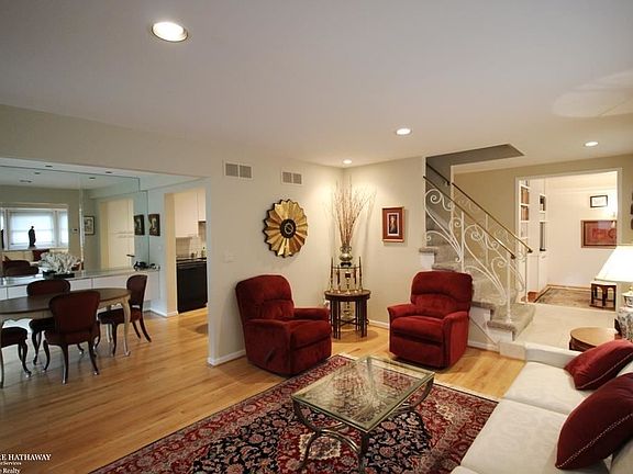 4th image of 1827 Brentwood Dr