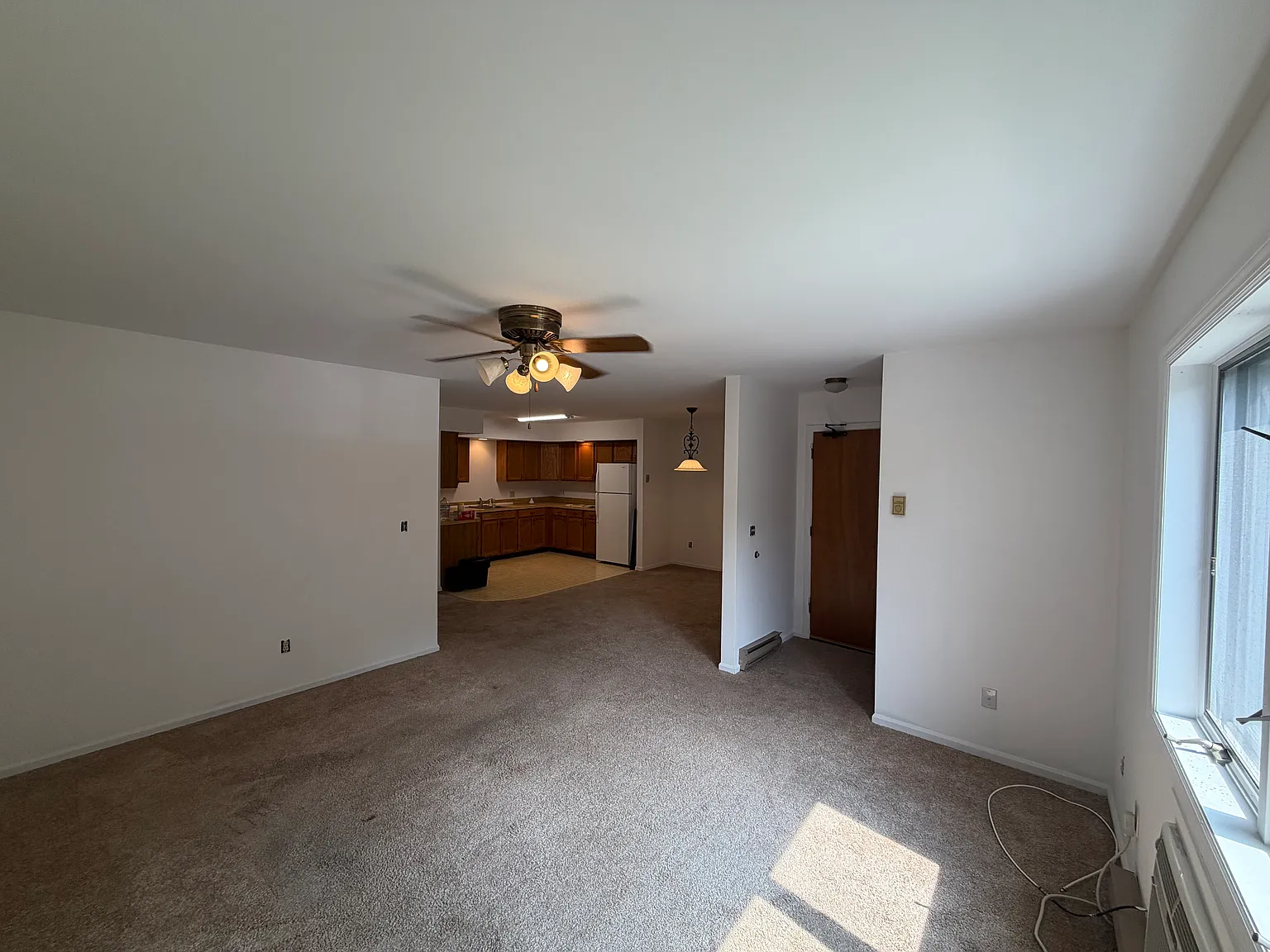 1 bed, 1000 sqft, $1,700 — Photo 3