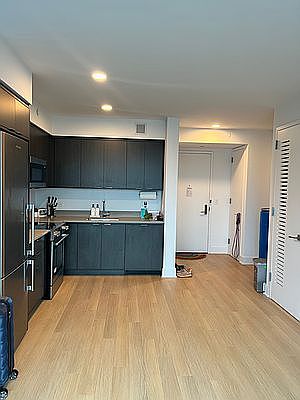 2nd image of 416 Cumberland St #2