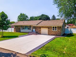 10 Draper Dr #A, Saint Catharines, ON L2N 2Y5