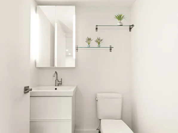 143 Meserole Street image 10 of 12