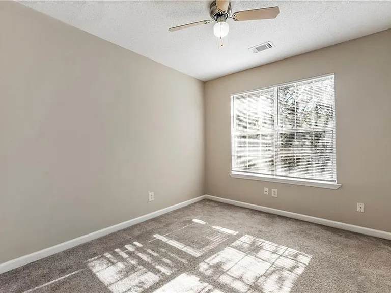6750 Sunset Hills Blvd — Photo 31