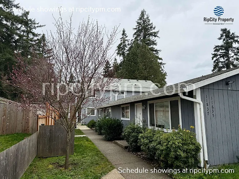 11837 SE Gladstone St — Photo 18