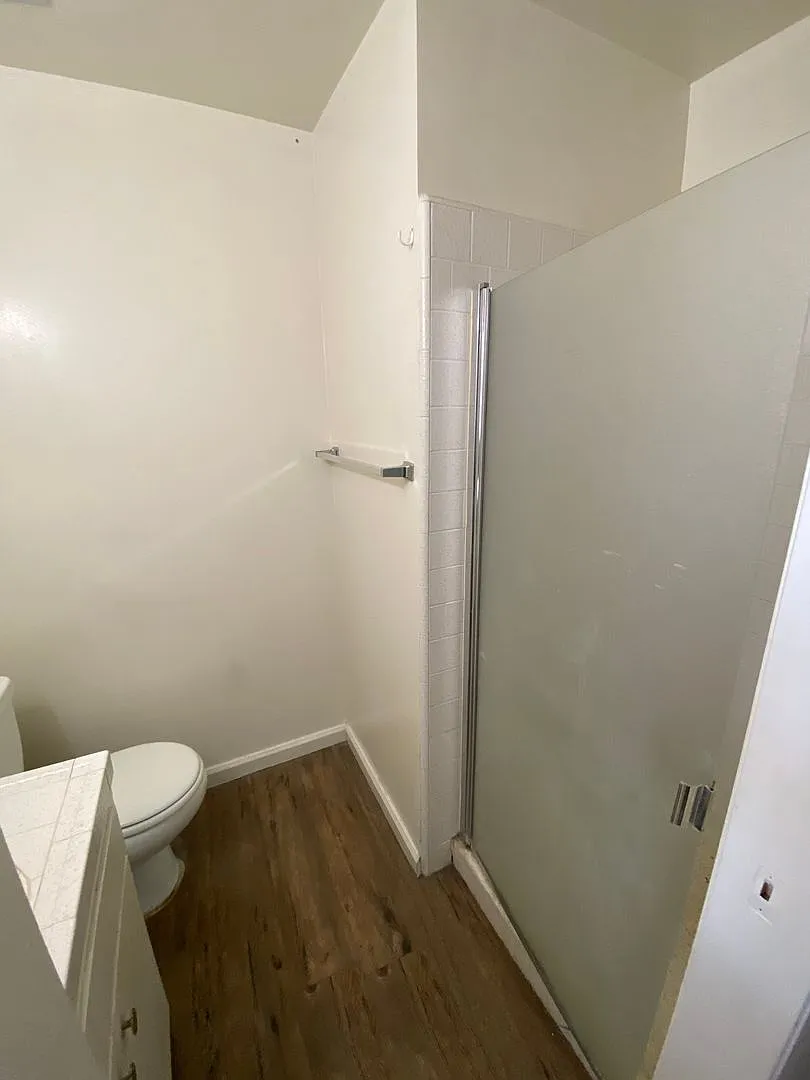 Lovely home for rent in an established neighborhood! Coming soon — Photo 2