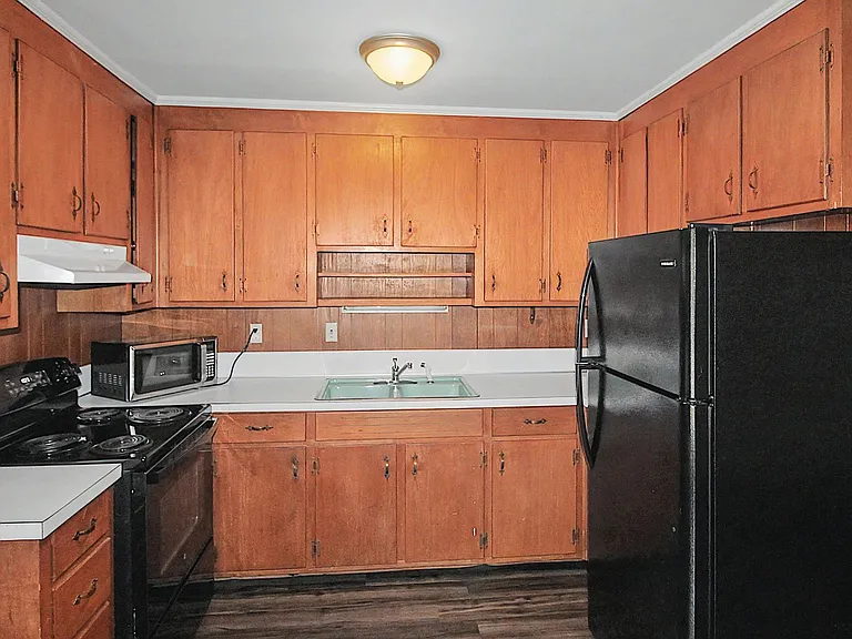 4121-2 Walker Rd — Photo 20