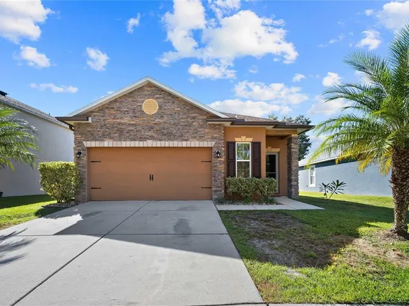 13229 Waterford Castle Dr, Dade City, FL 33525
