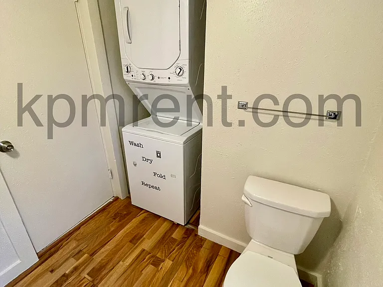303 Chestnut St — Photo 9