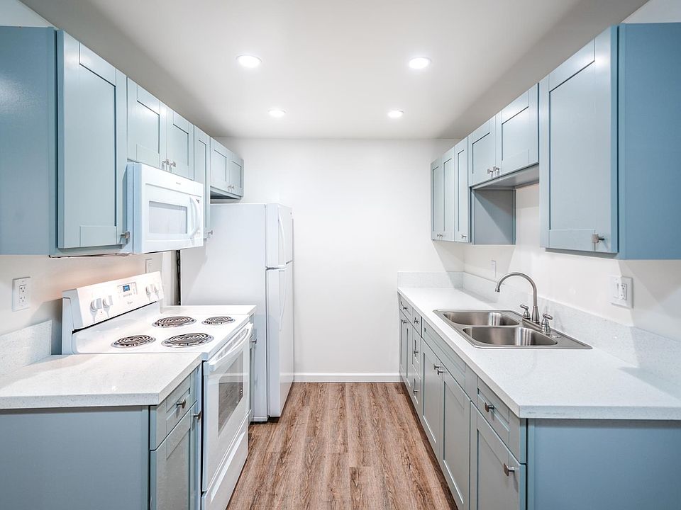 1st image of 1530 Chalcedony St