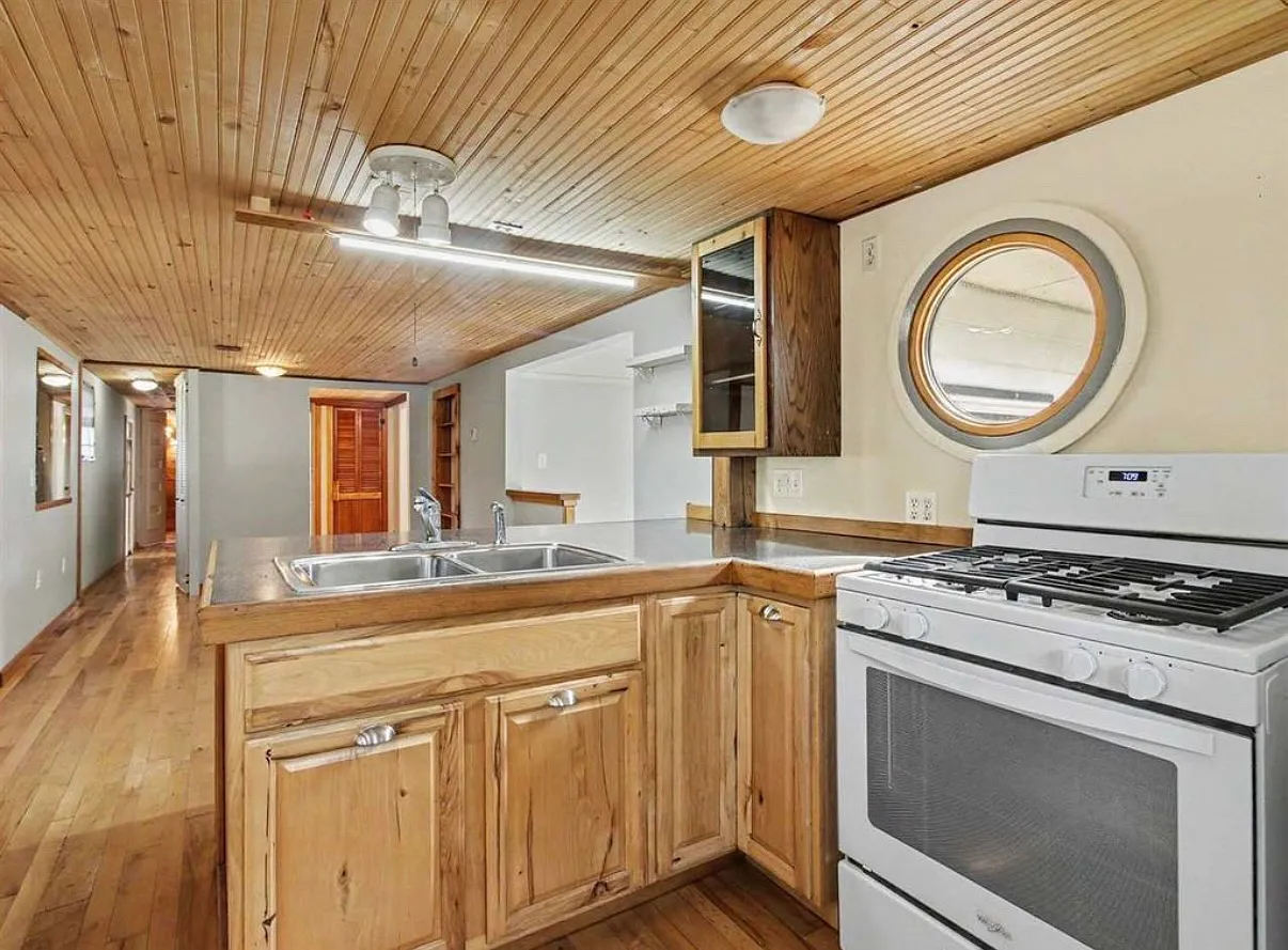 2 bed, 950 sqft, $1,100 — Photo 4
