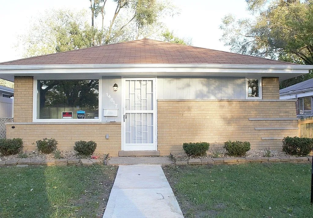 14617 Kenwood Ave photo 1