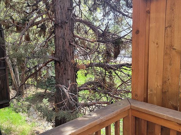 2nd image of 1037 NE Hidden Valley Dr #1037