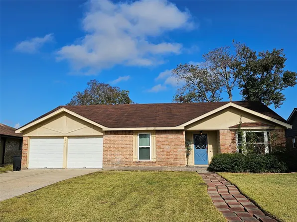 17211 Heritage Bay Dr, Webster, TX 77598