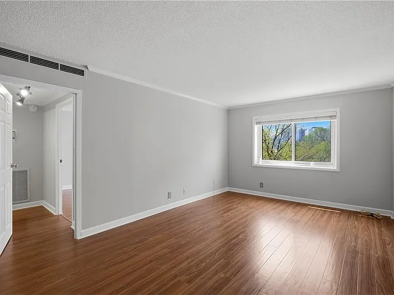 2285 Peachtree Rd NE #604 — Photo 11